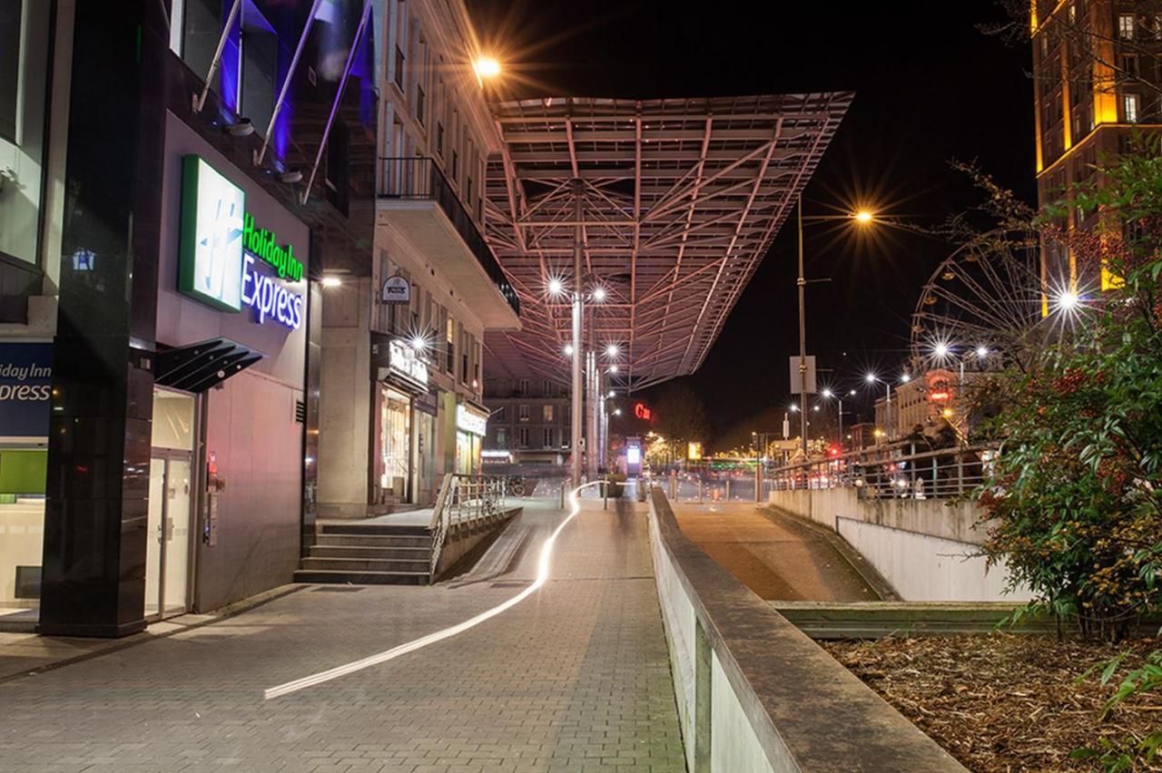 Holiday Inn Express Amiens By Ihg Экстерьер фото