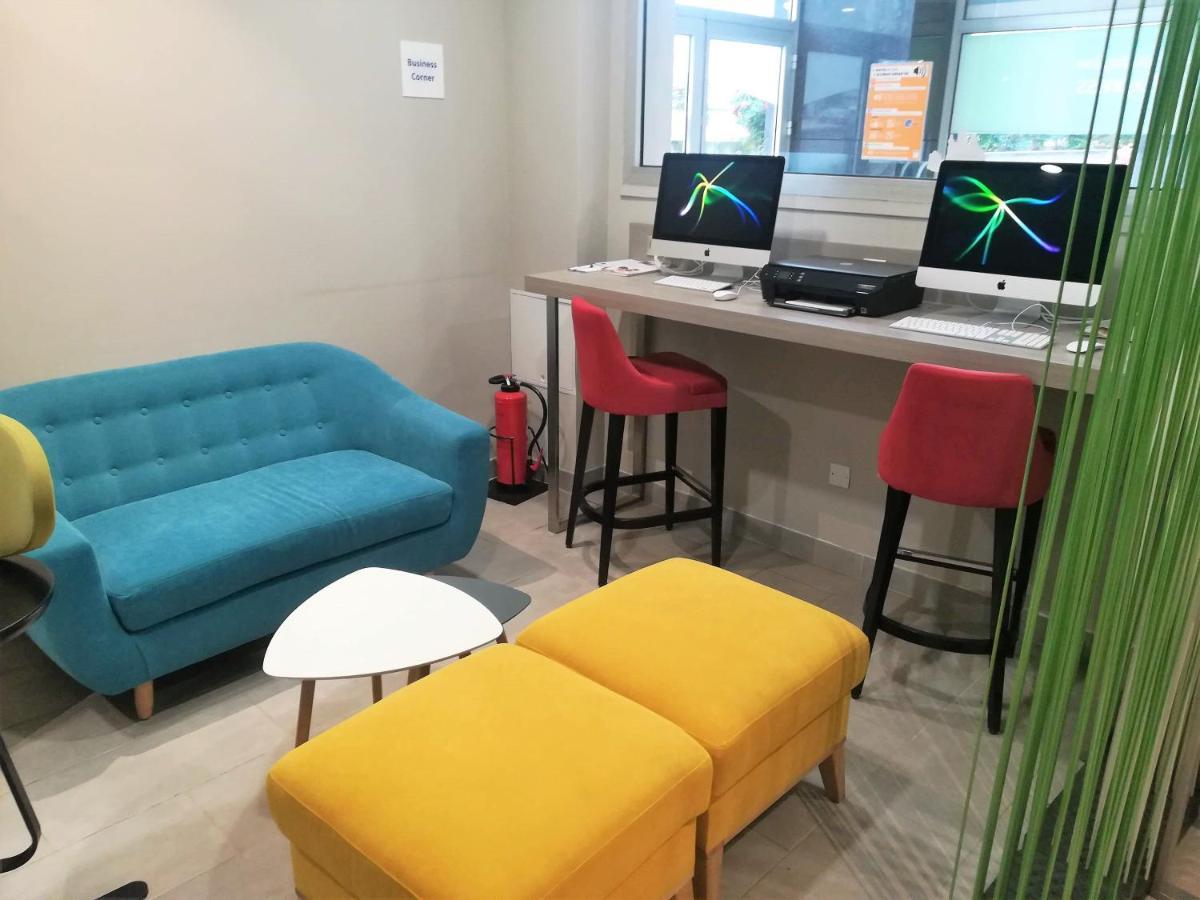 Holiday Inn Express Amiens By Ihg Экстерьер фото