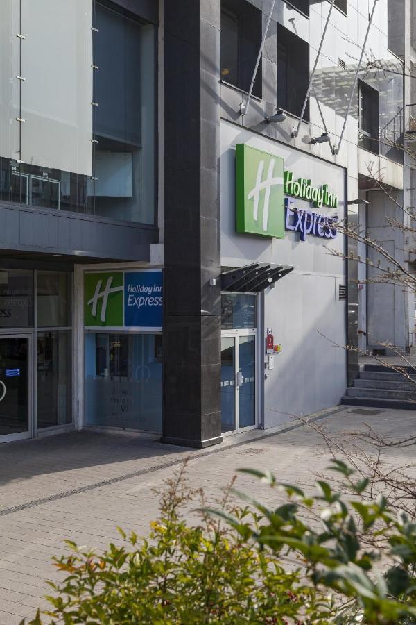 Holiday Inn Express Amiens By Ihg Экстерьер фото