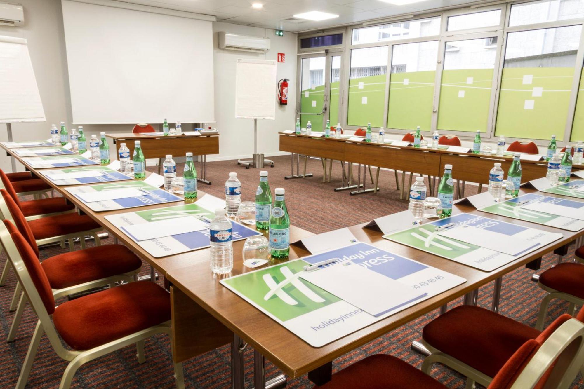 Holiday Inn Express Amiens By Ihg Экстерьер фото