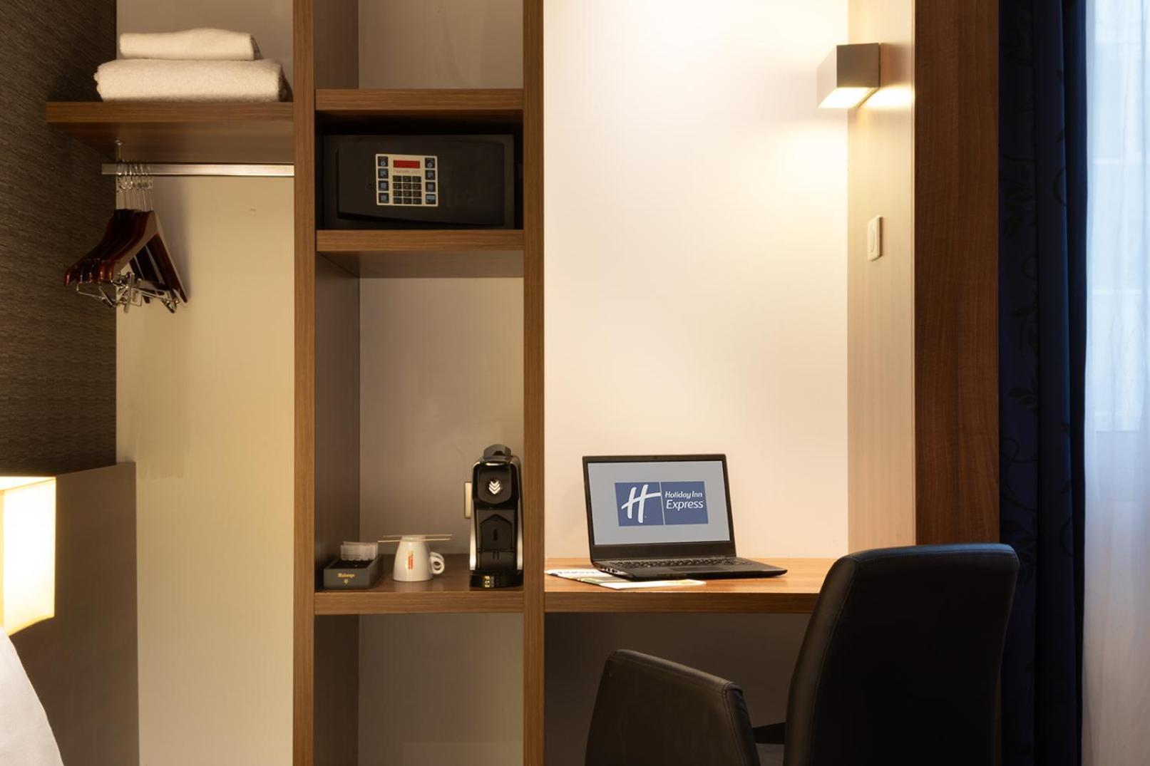 Holiday Inn Express Amiens By Ihg Экстерьер фото
