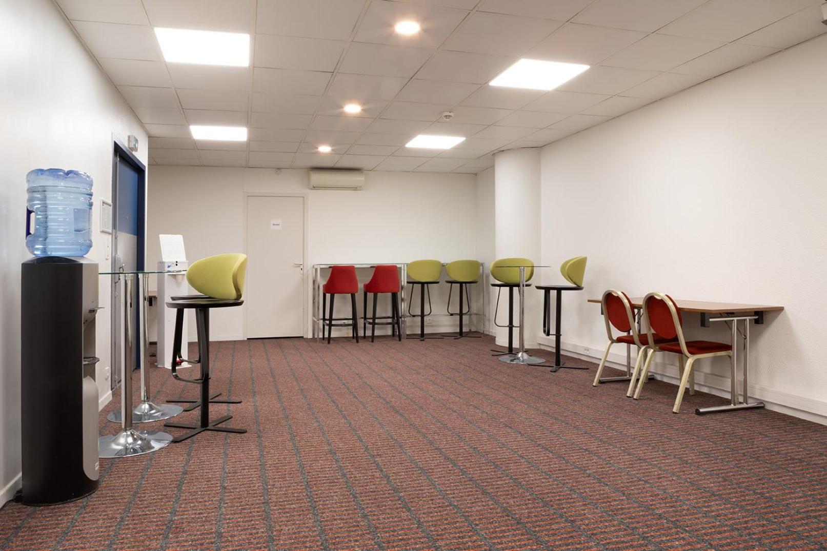 Holiday Inn Express Amiens By Ihg Экстерьер фото
