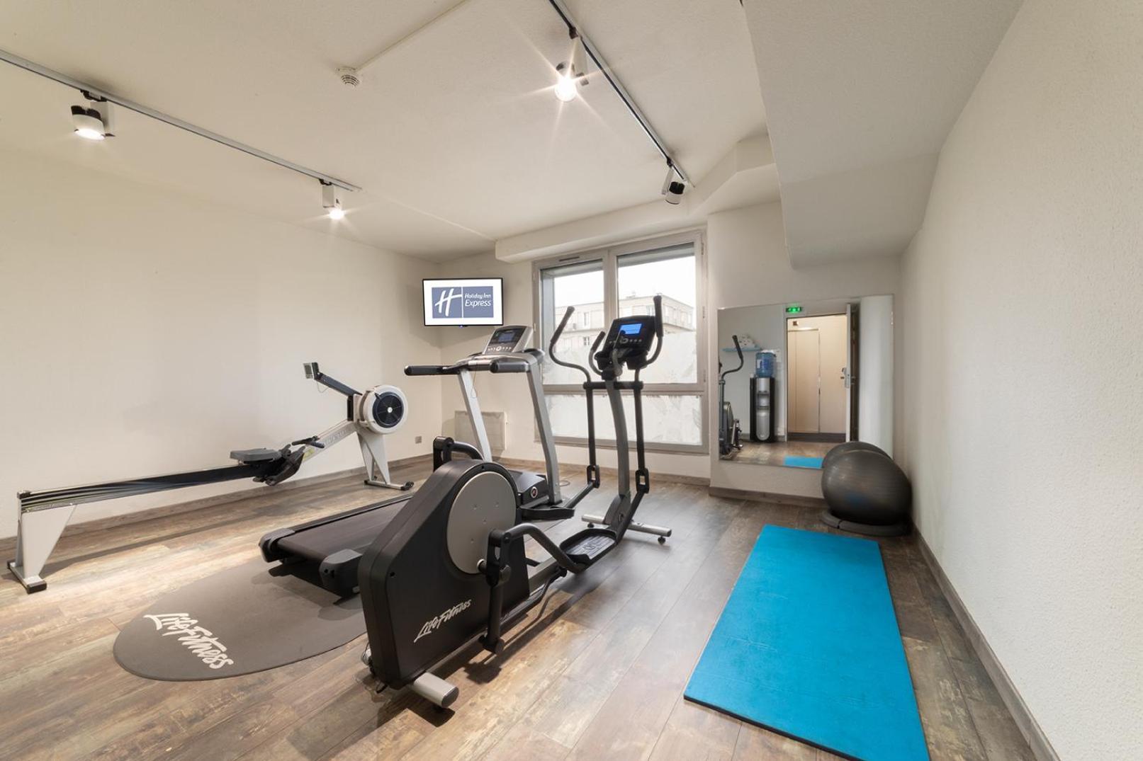 Holiday Inn Express Amiens By Ihg Экстерьер фото