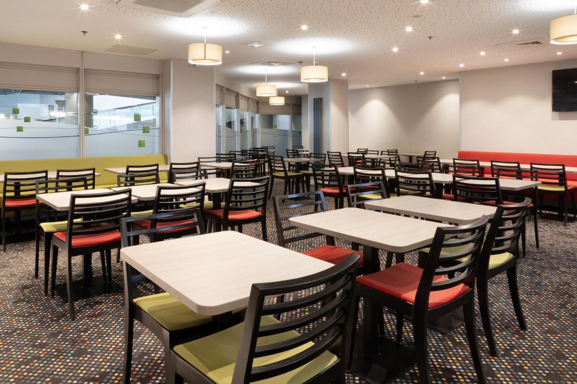 Holiday Inn Express Amiens By Ihg Экстерьер фото